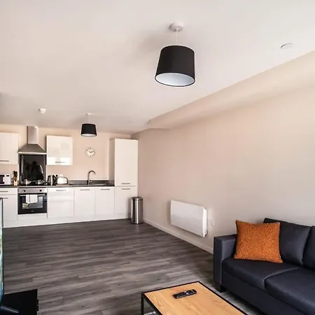 Modern & Bright 2 Bed Apartment In Manchester-2